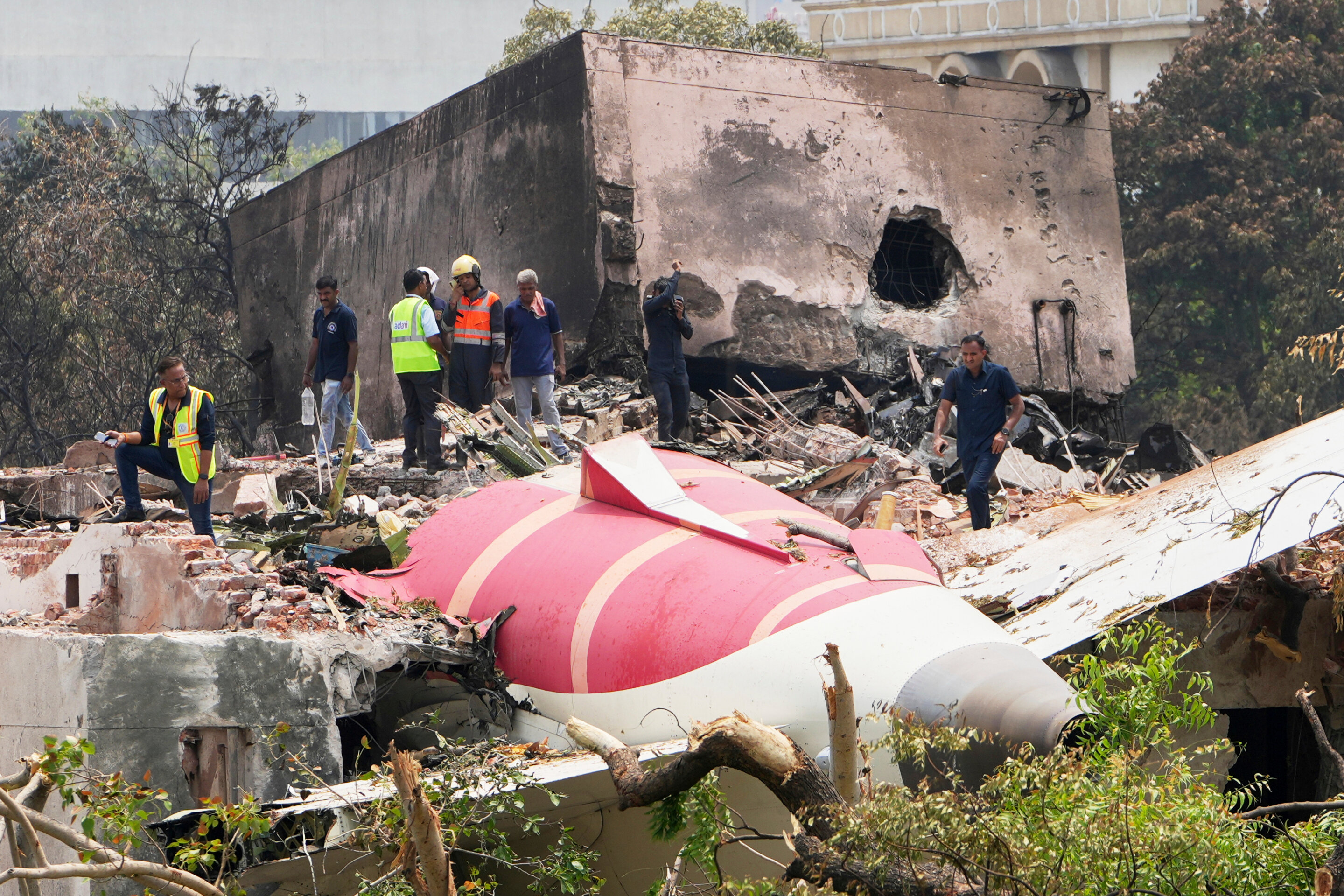 Air India's midair emergency sparks new alarm over the safety of the Boeing Dreamliner