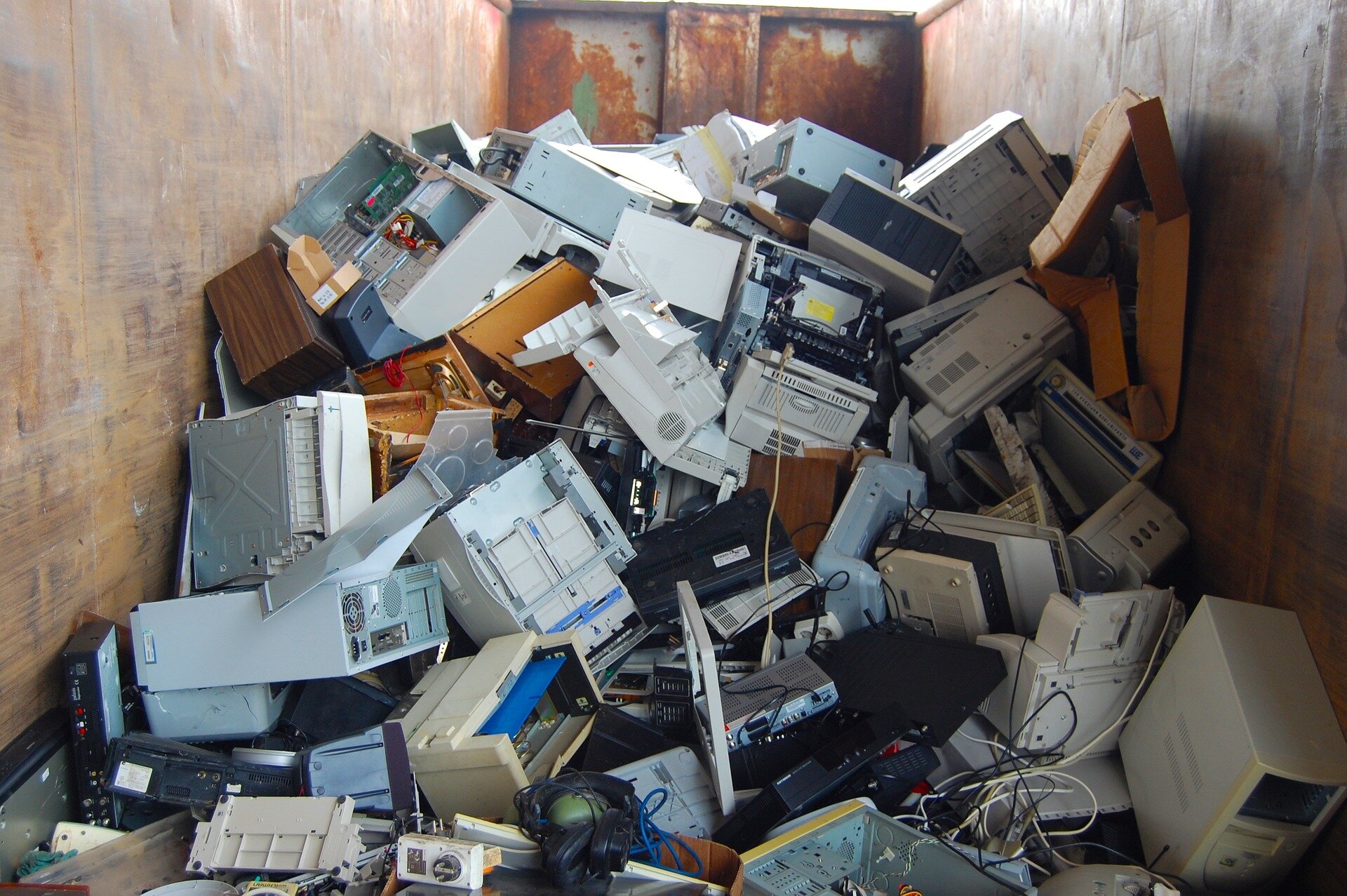 Critical minerals don't belong in landfills. Microwave tech offers a cleaner way to reclaim them from e-waste